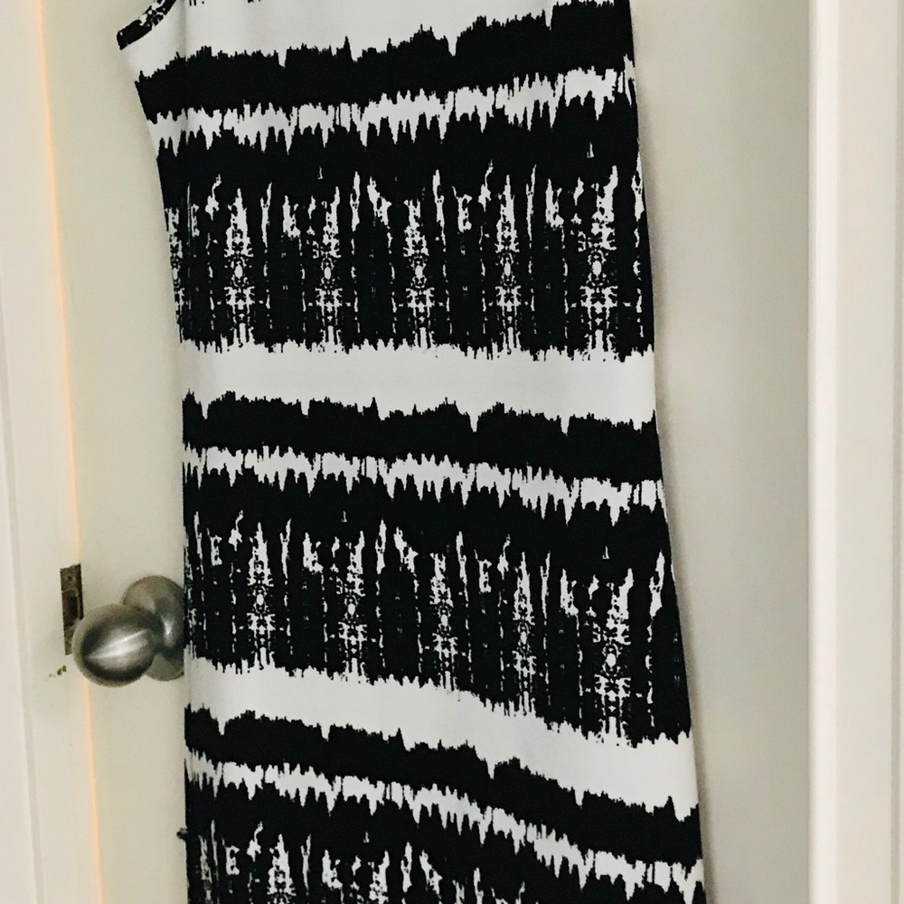 Sexy Dress Form Fitting Just Below The Knee